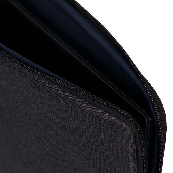 Чехол RIVACASE 7704 (Black) 7704 (Black) фото