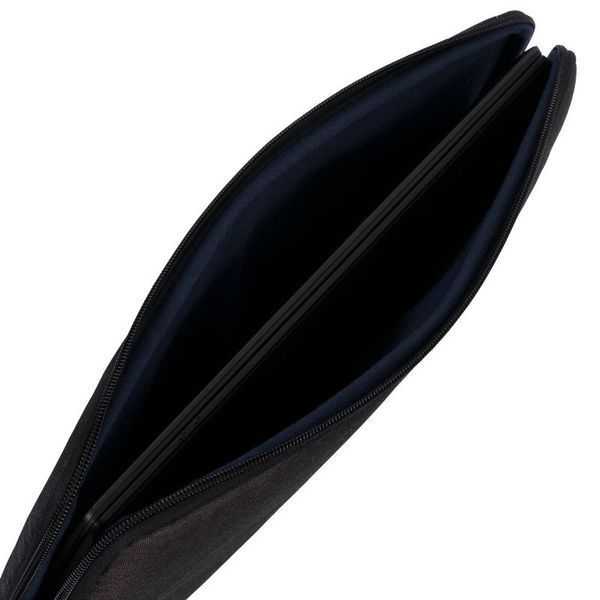 Чехол RIVACASE 7704 (Black) 7704 (Black) фото