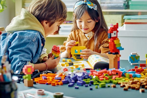 Розвивайте творчі здібності дітей за допомогою LEGO&reg; Classic &ndash; безмежна уява в кожному наборі фото